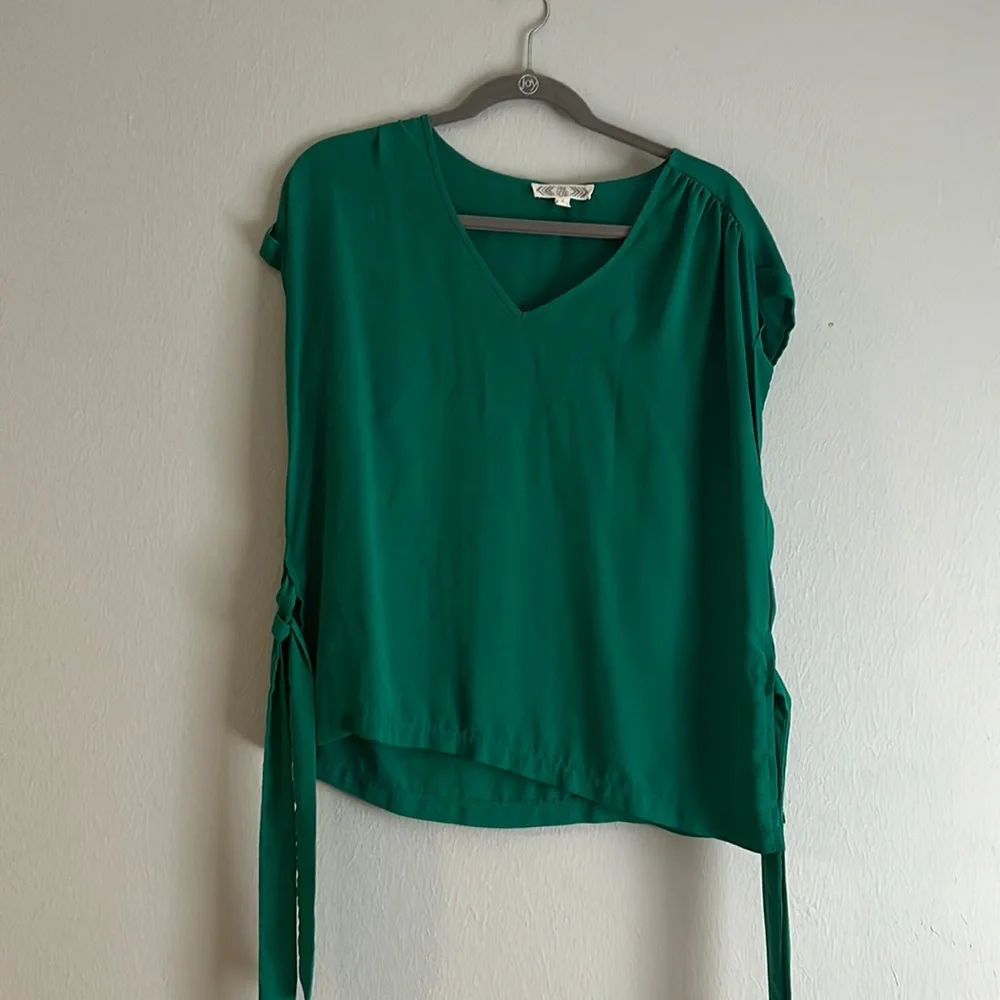 Emerald green blouse - Picture 1 of 1
